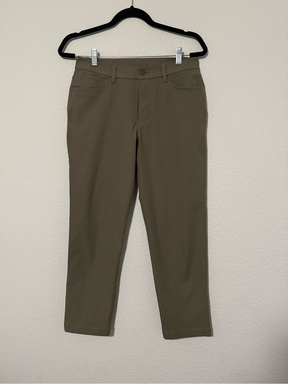 lululemon athletica Men's Stretch Chinos in Olive Size 28. PM